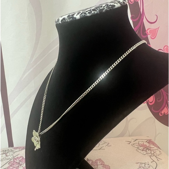 CHANEL CLOVER PENDANT NECKLACE - Picture 11 of 16